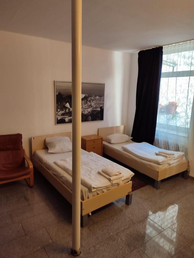 Hotel Komet Дюселдорф Екстериор снимка