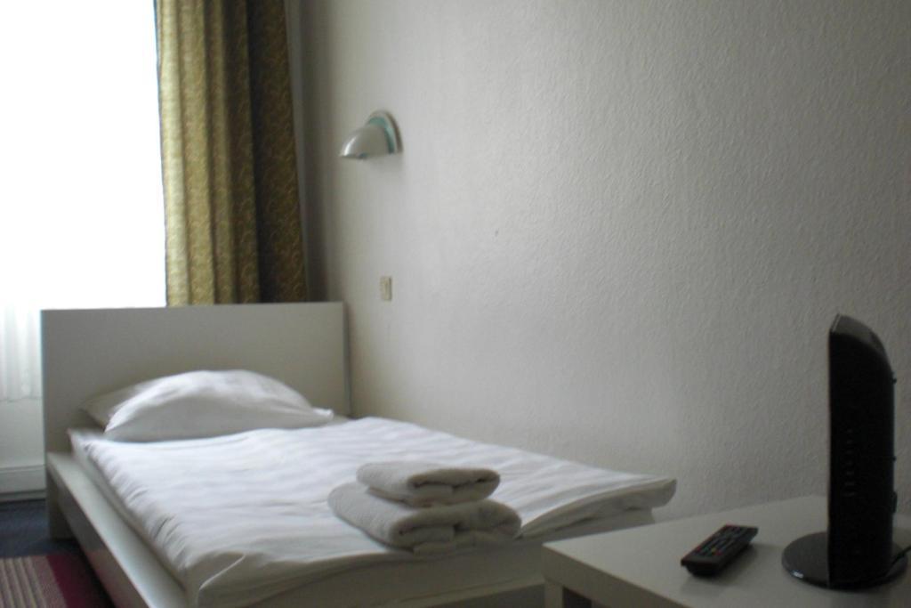 Hotel Komet Дюселдорф Стая снимка