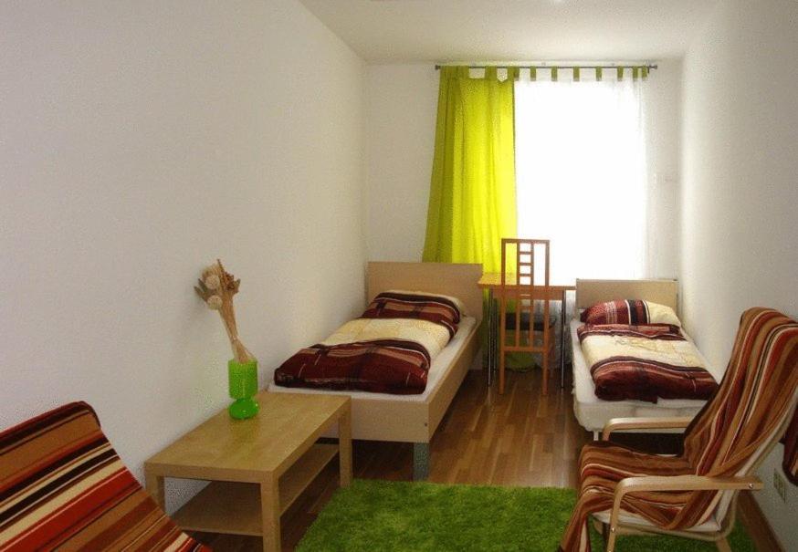 Hotel Komet Дюселдорф Екстериор снимка