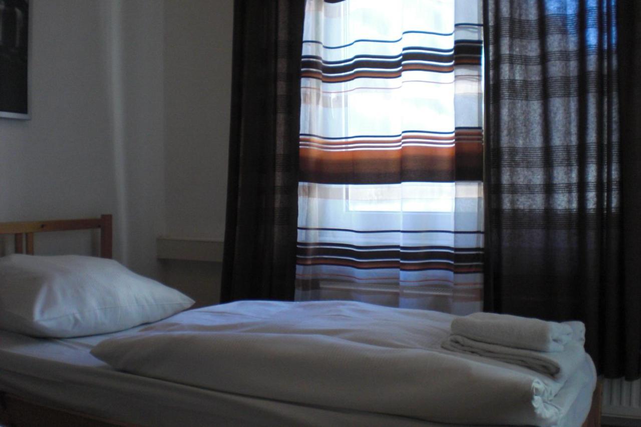 Hotel Komet Дюселдорф Екстериор снимка