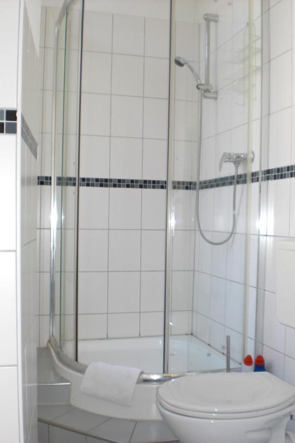 Hotel Komet Дюселдорф Екстериор снимка